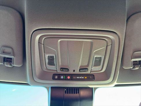 Used 2022 Chevrolet Silverado 1500 LT image 29