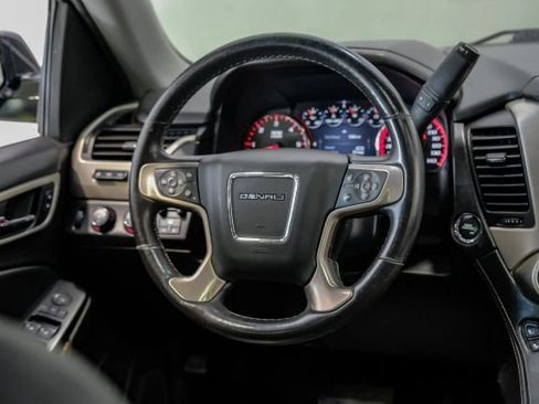 Used 2015 GMC Yukon Denali w/ Touring Package AWD/4WD image 24