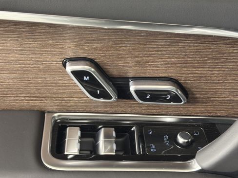 New 2026 Land Rover Range Rover SE image 23