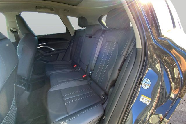 Used 2025 Audi Q5 Premium AWD/4WD image 18