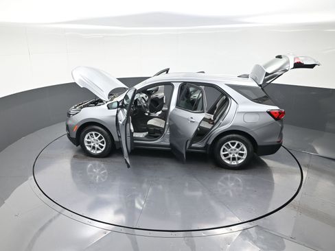 Used 2024 Chevrolet Equinox LS image 15