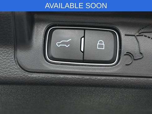 Used 2022 Ford Explorer Limited w/ Equipment Group 301A AWD/4WD image 35