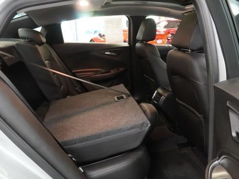 Used 2017 Chevrolet Malibu LT w/ Leather Package FWD image 33