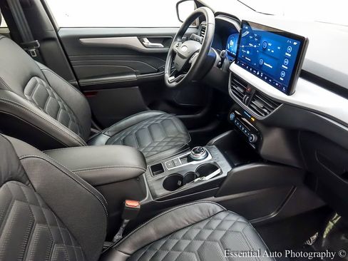 Used 2024 Ford Escape Platinum w/ Premium Technology Package image 27