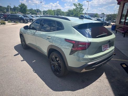 Used 2024 Chevrolet Trax ACTIV w/ Sunroof Package FWD image 8