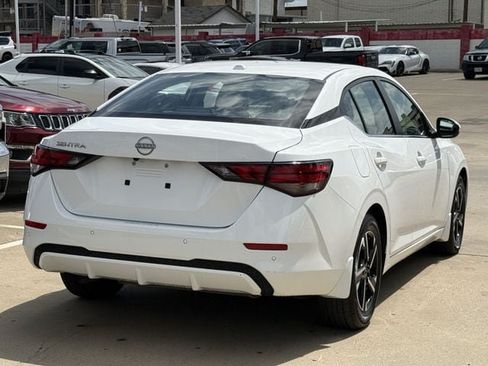 Used 2025 Nissan Sentra SV FWD image 4