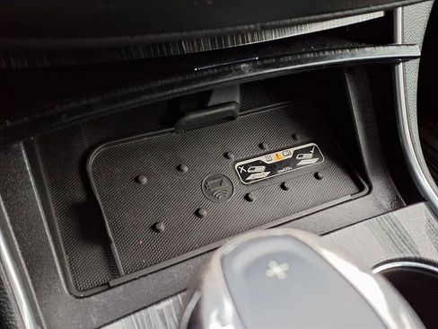 Used 2016 Chevrolet Impala LTZ w/ Enhanced Convenience Package image 21