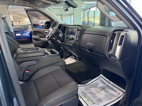 Used 2018 Chevrolet Silverado 1500 LT w/ LT Eassist Package image 12