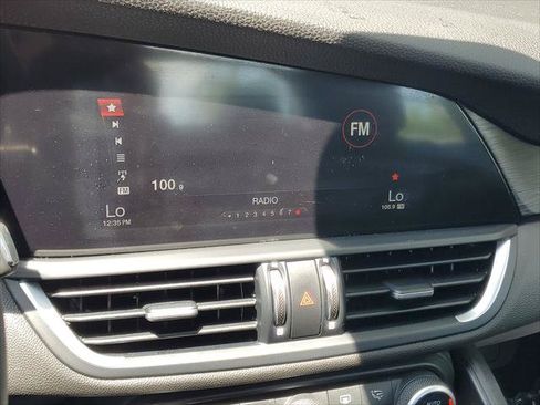 Used 2018 Alfa Romeo Giulia RWD image 24