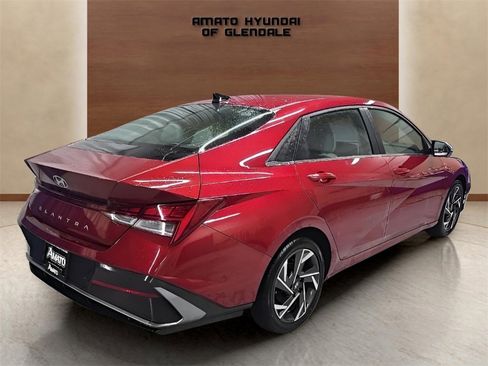 Certified 2024 Hyundai Elantra Limited image 6