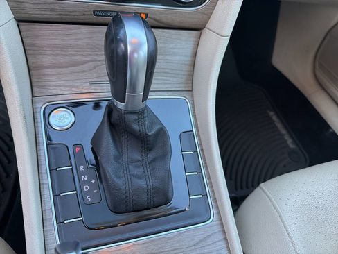 Used 2018 Volkswagen Passat 2.0T SE image 27