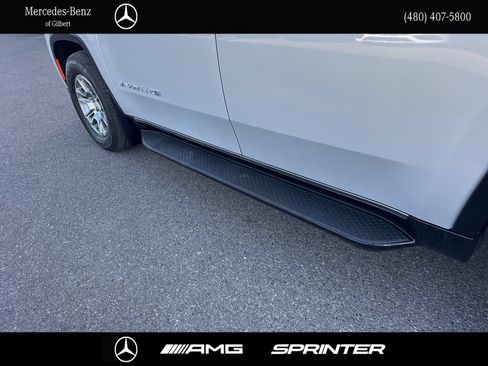 Used 2023 Jeep Wagoneer 4WD w/ Convenience Group I image 8