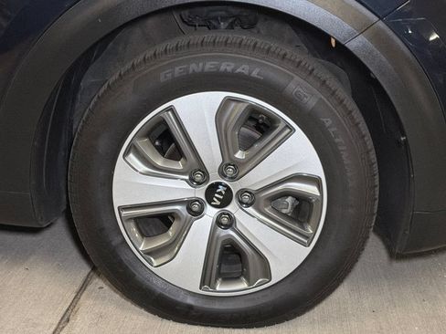 Used 2019 Kia Niro EX FWD image 7