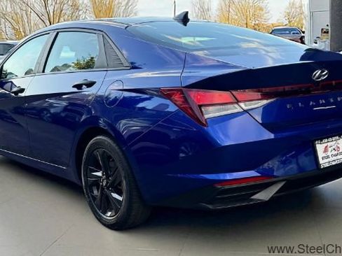 Used 2021 Hyundai Elantra SEL w/ Cargo Package image 3