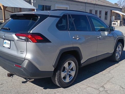Used 2021 Toyota RAV4 XLE w/ Convenience Package image 5