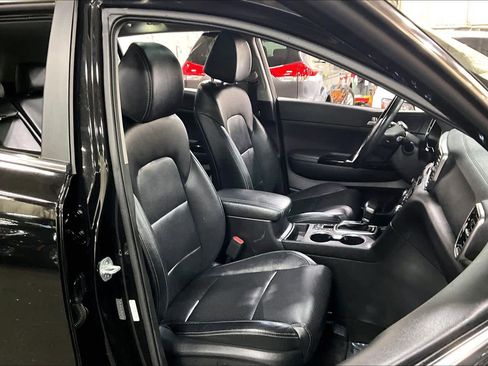 Used 2021 Kia Sportage EX w/ EX Technology Package image 8