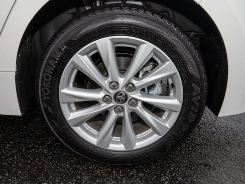 Certified 2025 Toyota Corolla SE image 7