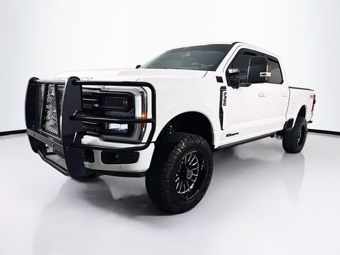 Used 2025 Ford F350 Platinum w/ FX4 Off-Road Package AWD/4WD image 3