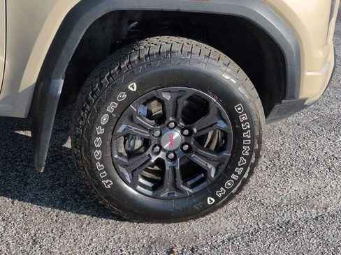 Used 2024 GMC Canyon Elevation w/ Convenience Package AWD/4WD image 10