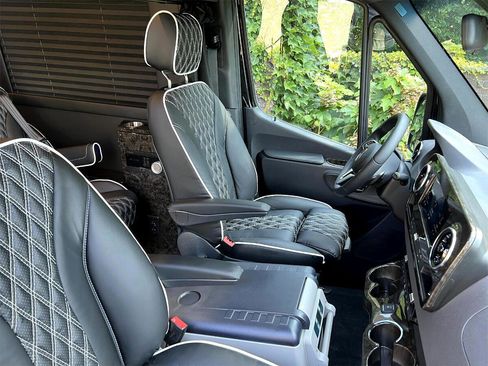 Used 2022 Mercedes-Benz Sprinter 3500 image 31