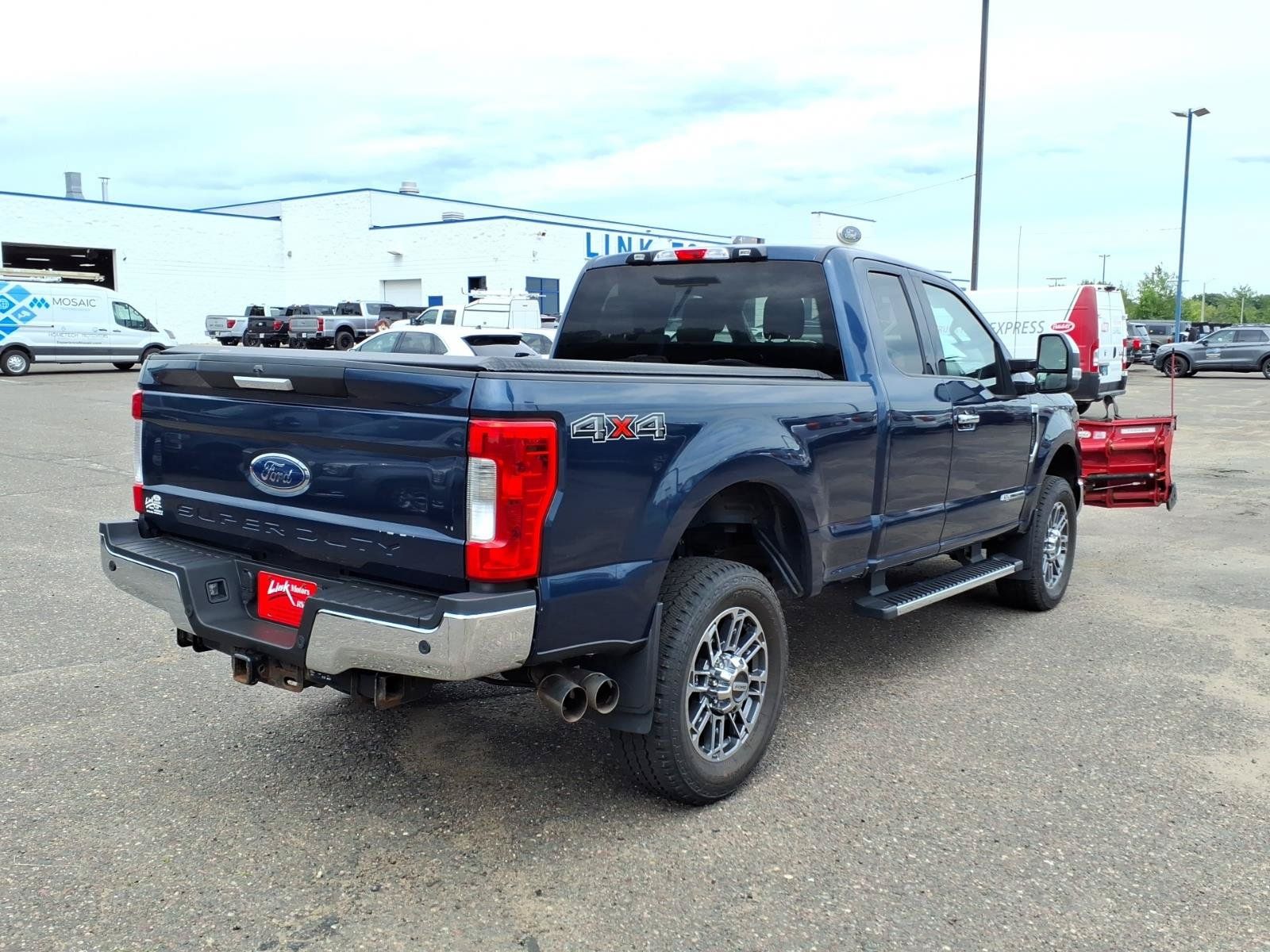 Used 2019 Ford F350 XLT w/ XLT Premium Package AWD/4WD image 6