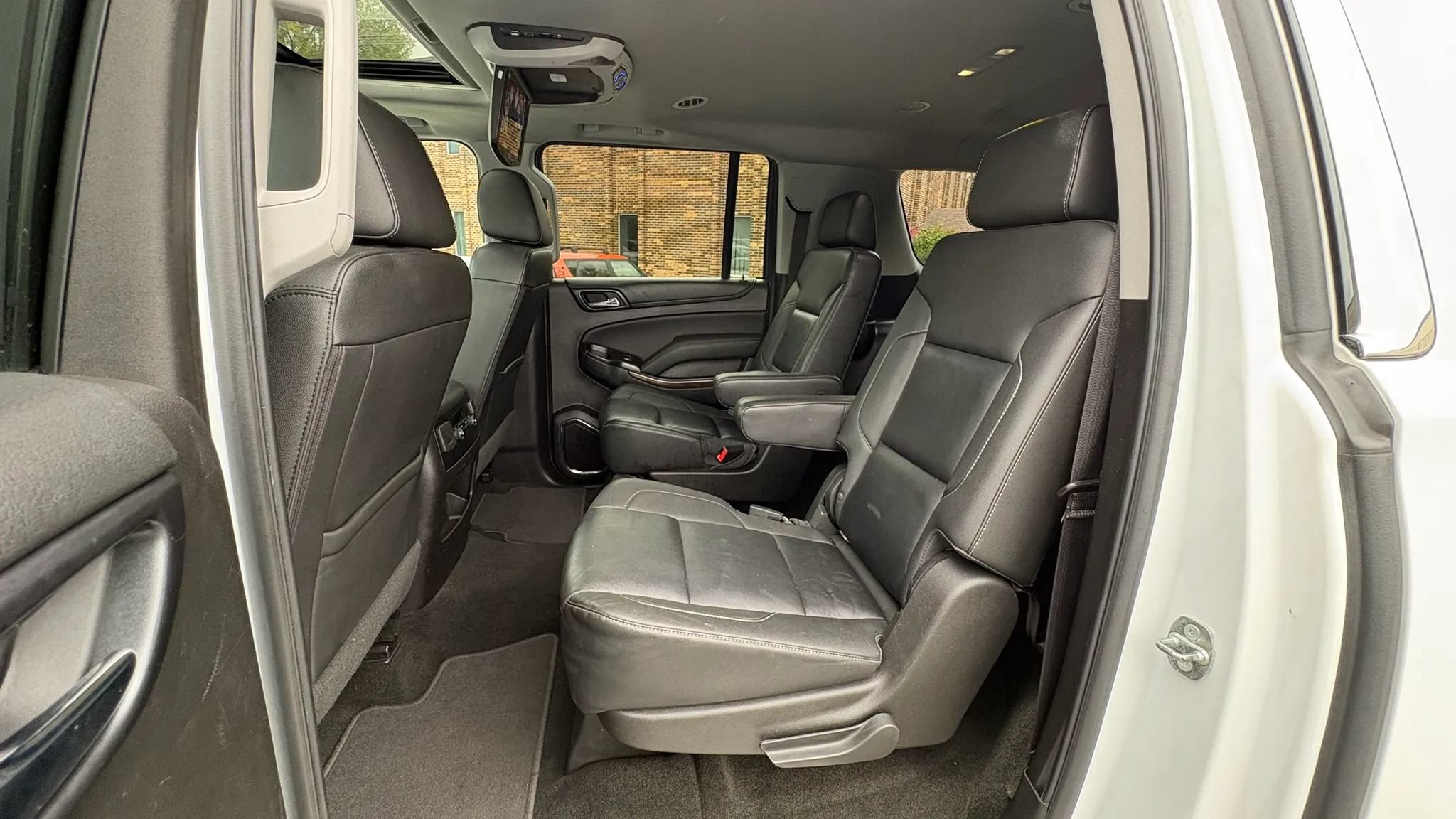 Used 2018 Chevrolet Suburban LT AWD/4WD image 33
