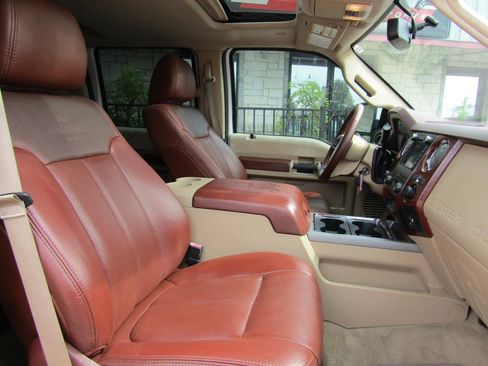 Used 2011 Ford F250 King Ranch w/ FX4 Off Road Pkg AWD/4WD image 12