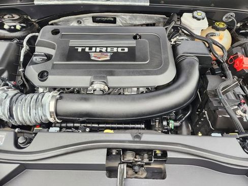 Used 2023 Cadillac XT4 Premium Luxury FWD image 31