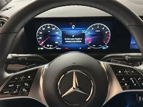Certified 2025 Mercedes-Benz GLA 250 4MATIC image 17