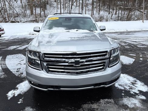 Used 2016 Chevrolet Suburban LT image 8