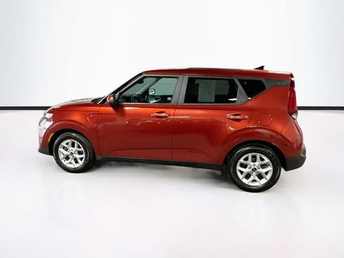 Used 2022 Kia Soul LX w/ Technology Package FWD image 4