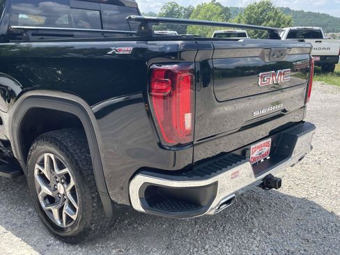 Used 2022 GMC Sierra 1500 SLT w/ SLT Premium Plus Package AWD/4WD image 30