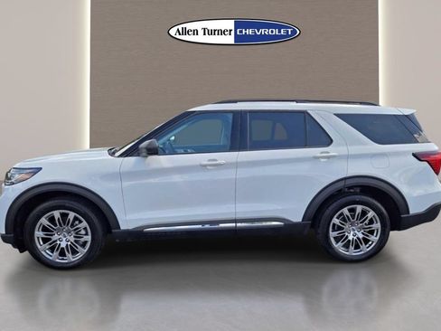 Used 2025 Ford Explorer Active w/ Active Comfort Package AWD/4WD image 10
