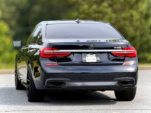Used 2019 BMW 740i w/ Executive Package RWD image 5