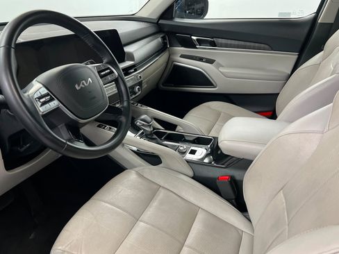 Used 2023 Kia Telluride EX image 16