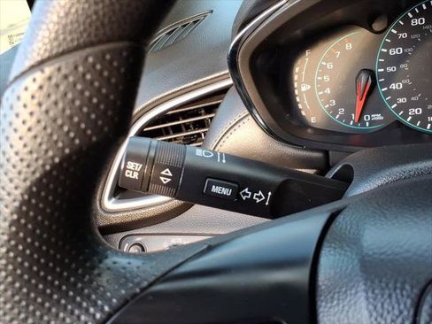 Used 2022 Chevrolet Trax LT AWD/4WD image 19