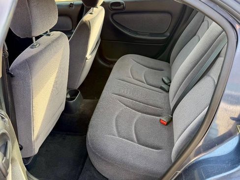 Used 2002 Chrysler Sebring LX image 13