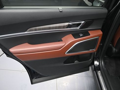 Used 2024 Kia Telluride SX w/ Towing Package image 31