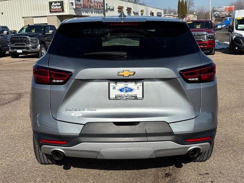 Used 2025 Chevrolet Blazer LT AWD/4WD image 3