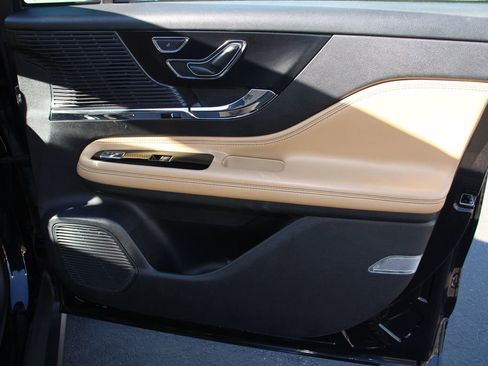 Certified 2022 Lincoln Corsair Reserve w/ Equipment Group 201A image 24