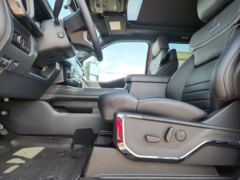 New 2026 Ford F350 4x4 Crew Cab DRW Super Duty image 12
