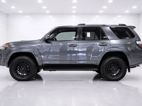 Used 2016 Toyota 4Runner Trail AWD/4WD image 2