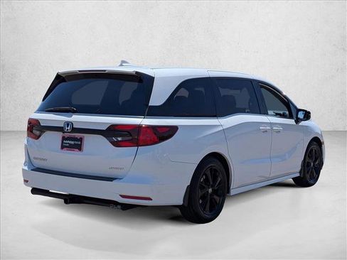 Used 2023 Honda Odyssey Sport image 5