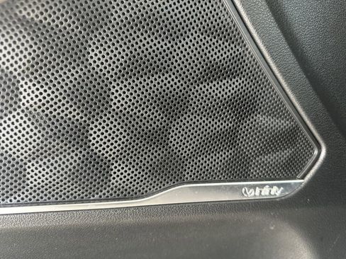 Used 2020 Hyundai Santa Fe Limited image 13