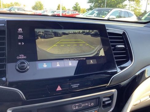 Used 2021 Honda Pilot Touring image 31