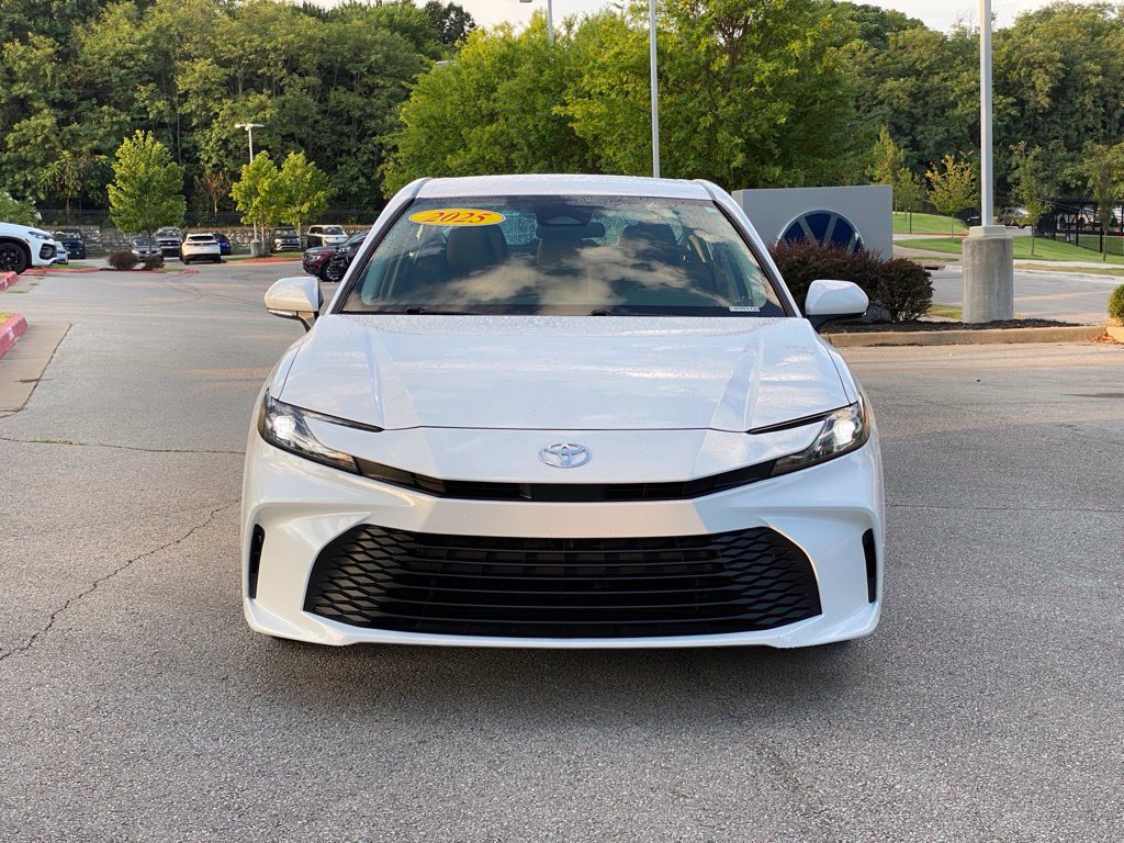 Used 2025 Toyota Camry LE FWD image 2