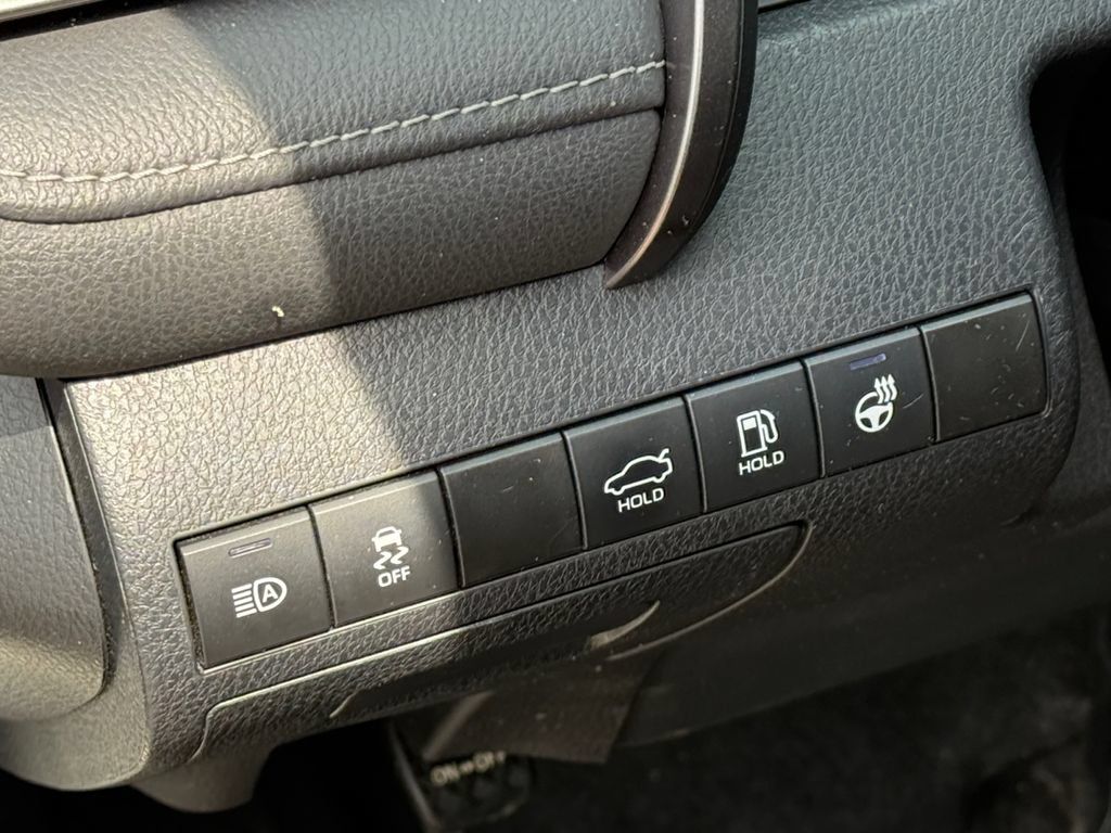Used 2024 Toyota Camry SE FWD image 19