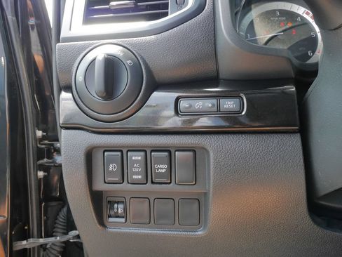 Used 2019 Nissan Titan SV w/ SV Convenience Package AWD/4WD image 22