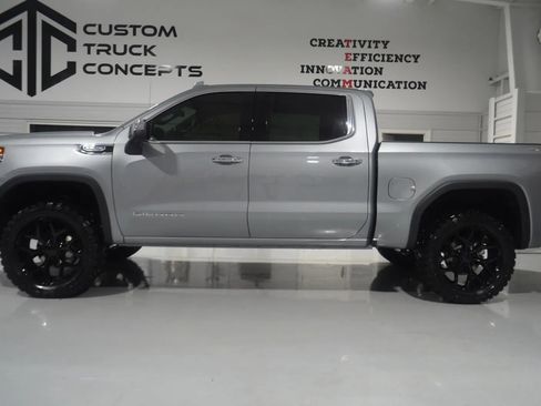 Used 2025 GMC Sierra 1500 SLT image 4