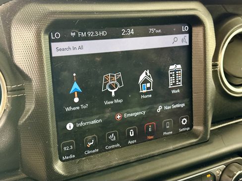 Used 2020 Jeep Wrangler Unlimited Sahara image 18